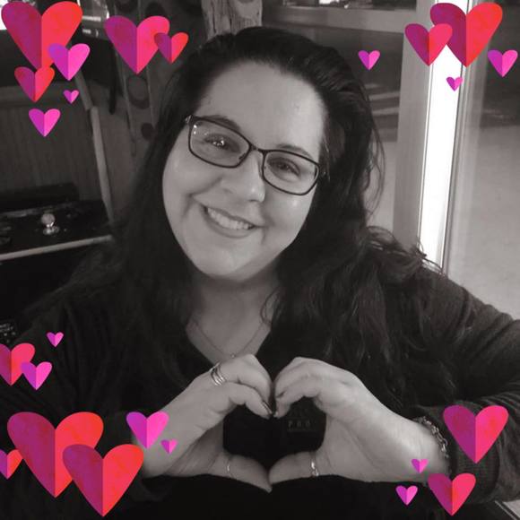 Meet your Posher, Lisa - Picture 2 of 2